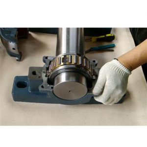 How to install the roller bearing block?